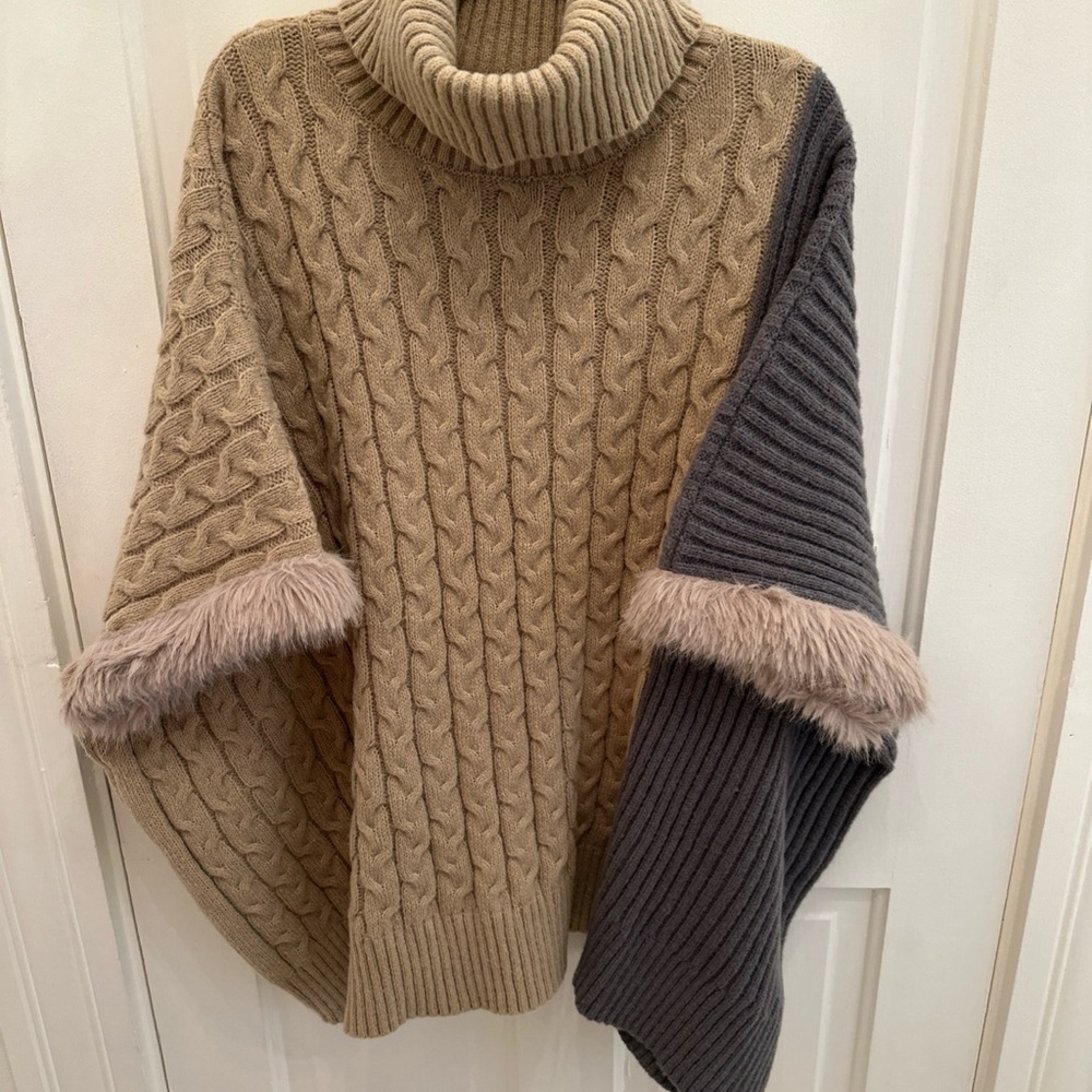 Boho Chic Sleeveless Turtleneck Sweater  Poncho Size M Cable Knit